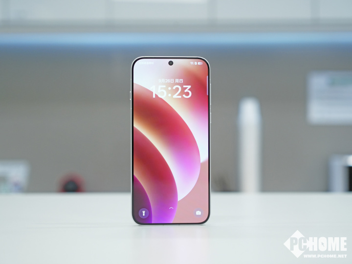 OPPO Find X8 Ultra配置曝光：四摄双长焦，明年发布